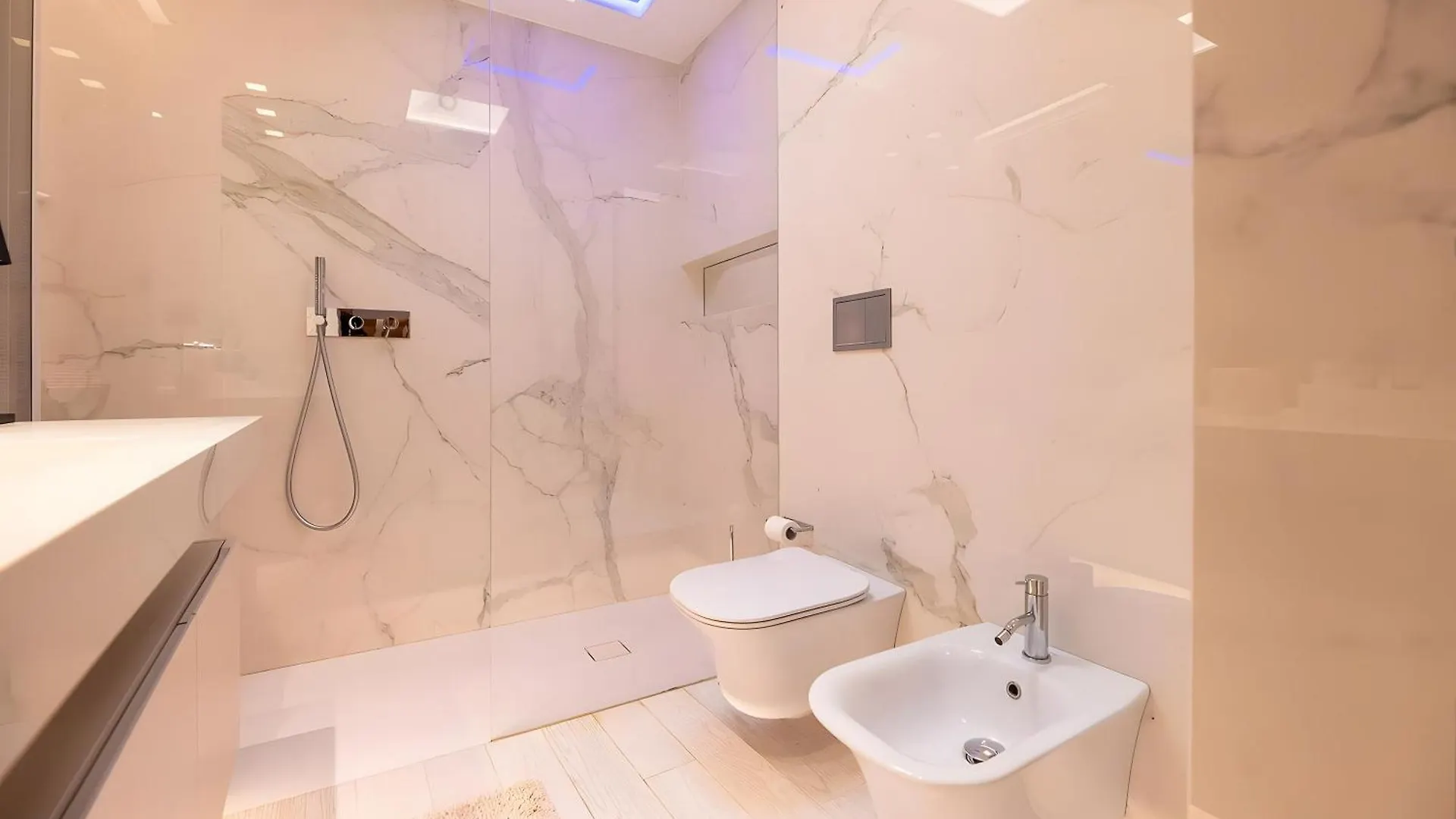 Luxury Rooftop Piazza Erbe Werona 0*,